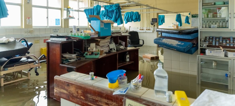 Паводковые воды попали в несколько больниц по всей Шри-Ланке, что еще больше осложняет работу системы здравоохранения.